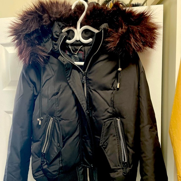 Vince Camuto. Womens bomber. med/largeBlack with deep purple fur collar on hood. - Picture 1 of 2